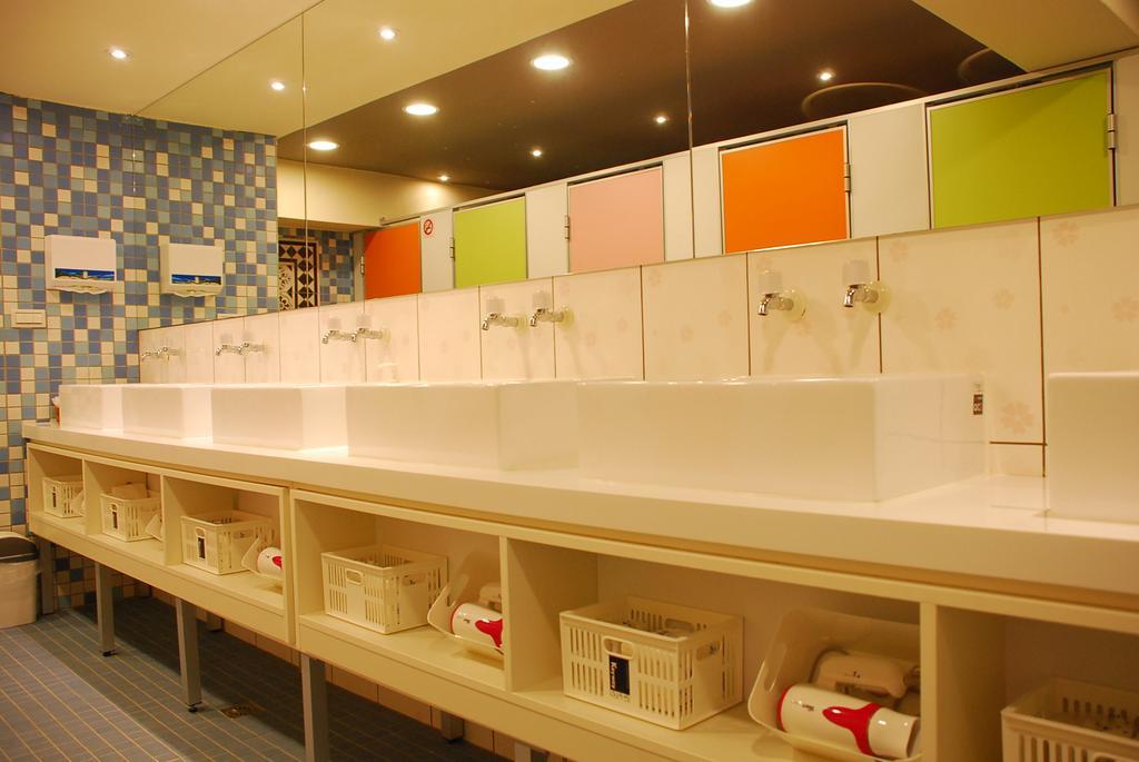 Taipei Livepal Hostel Exterior photo